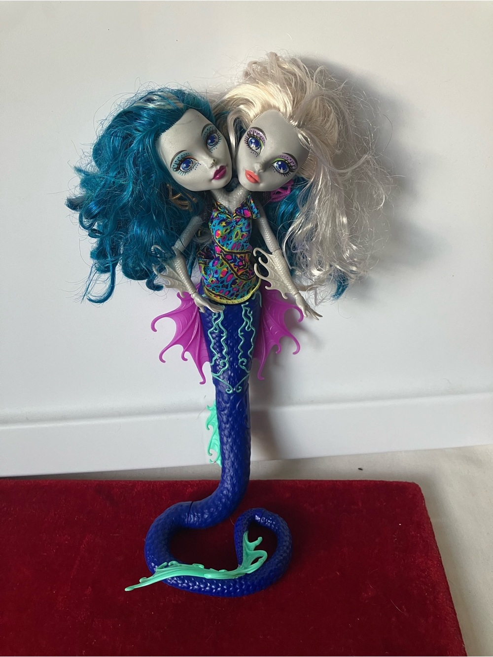 Monster High Peri and Pearl Serpentine Hydra Mermaid Doll 2-Headed 2015 USED.